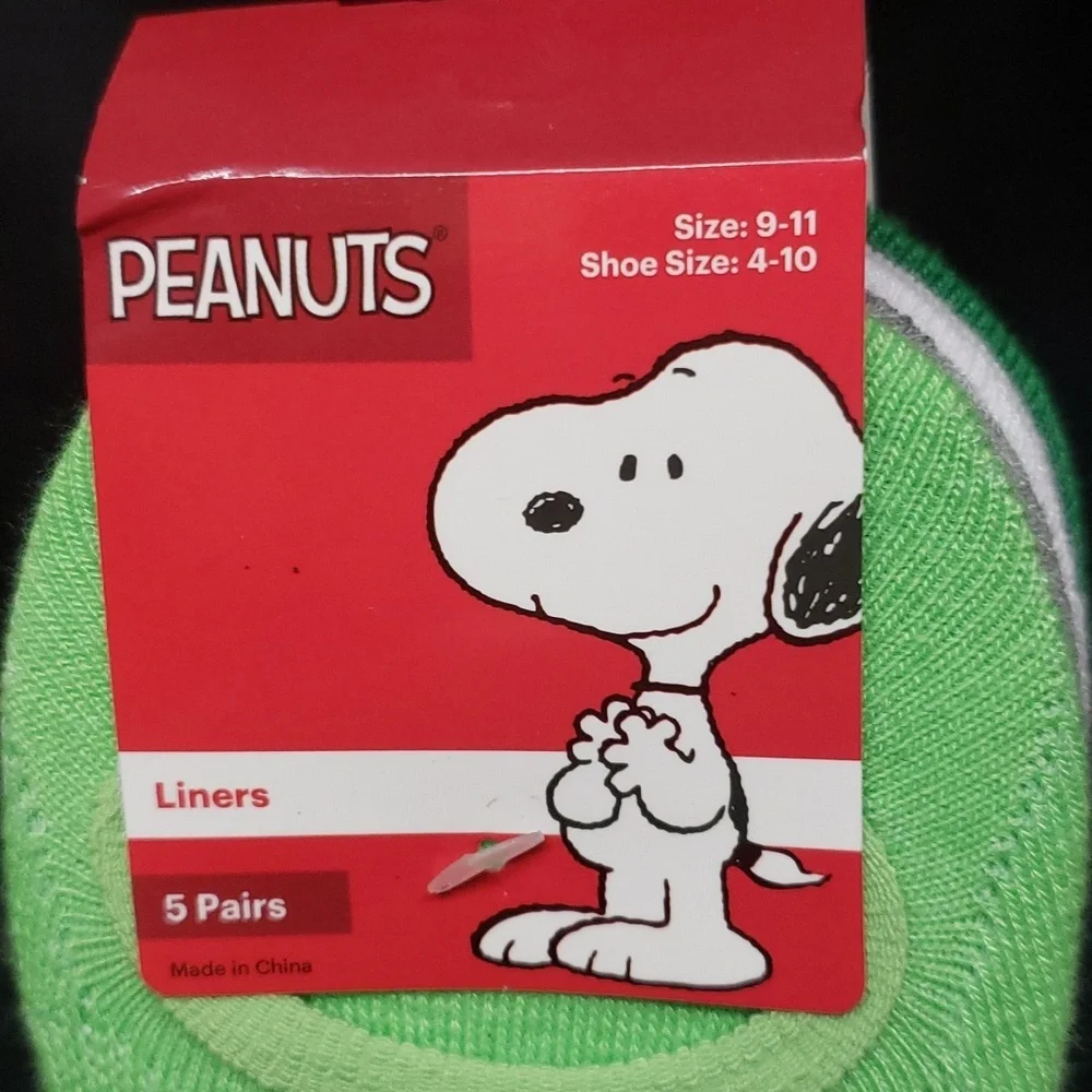 Peanuts NWT Snoopy and Woodstock, Four Leaf Clover 5 pairs Footie Socks